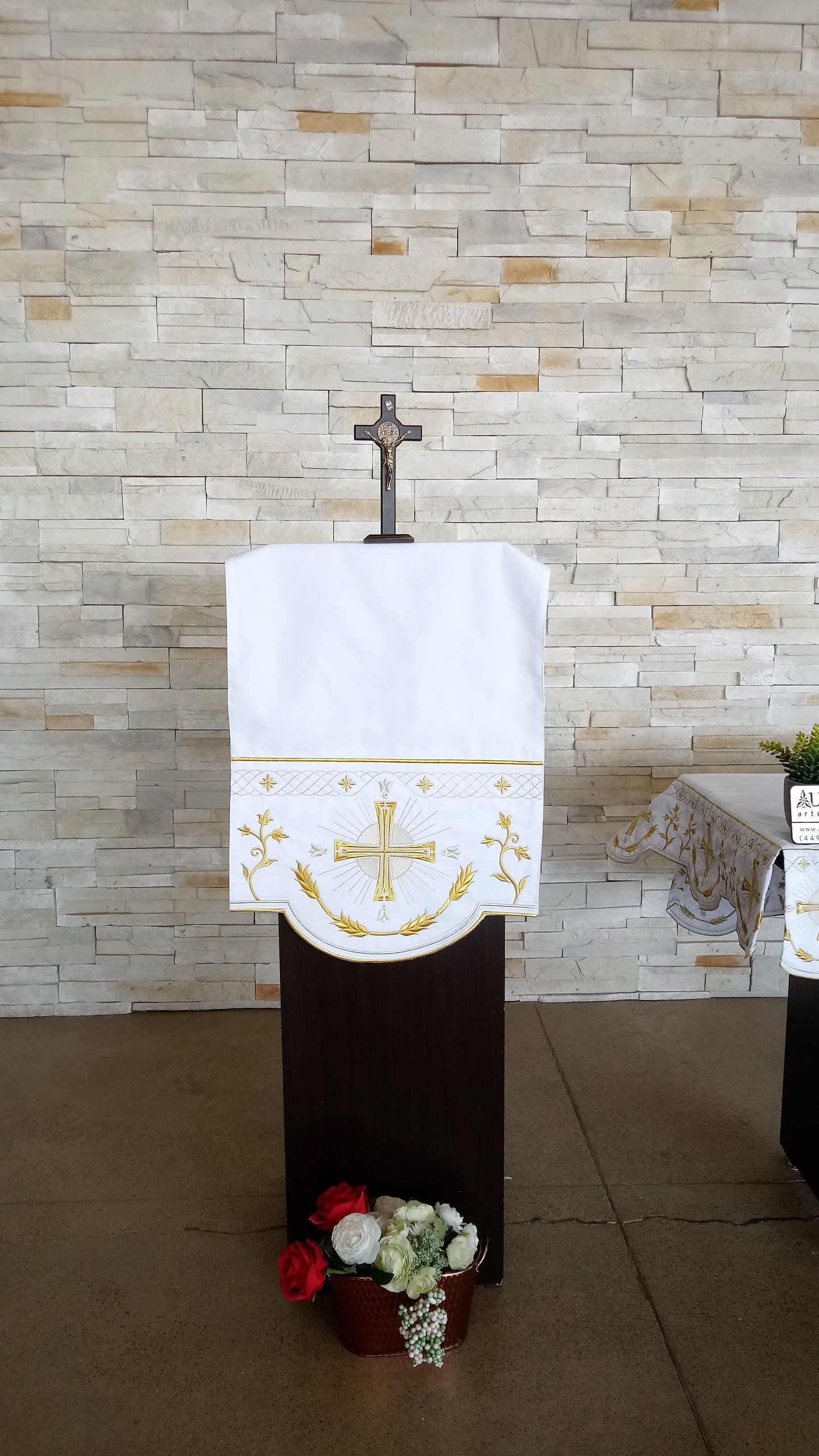 101 JARDIN RADIANTE Blanco Mantel Ambon 24